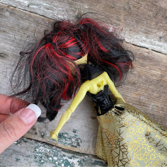 Monster High Boo York Doll - Picture 5 of 8